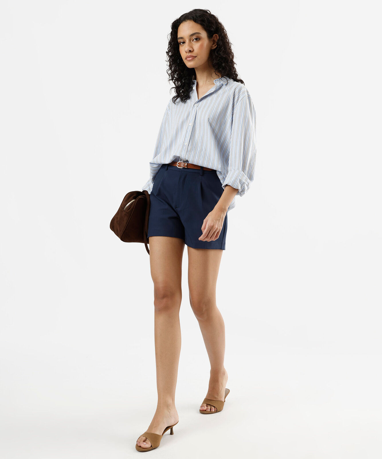 short de alfaiataria feminino com cinto azul