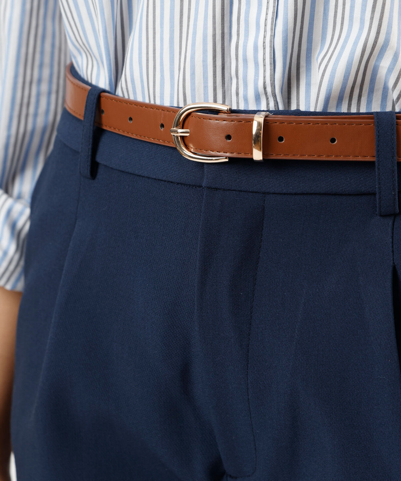 short de alfaiataria feminino com cinto azul