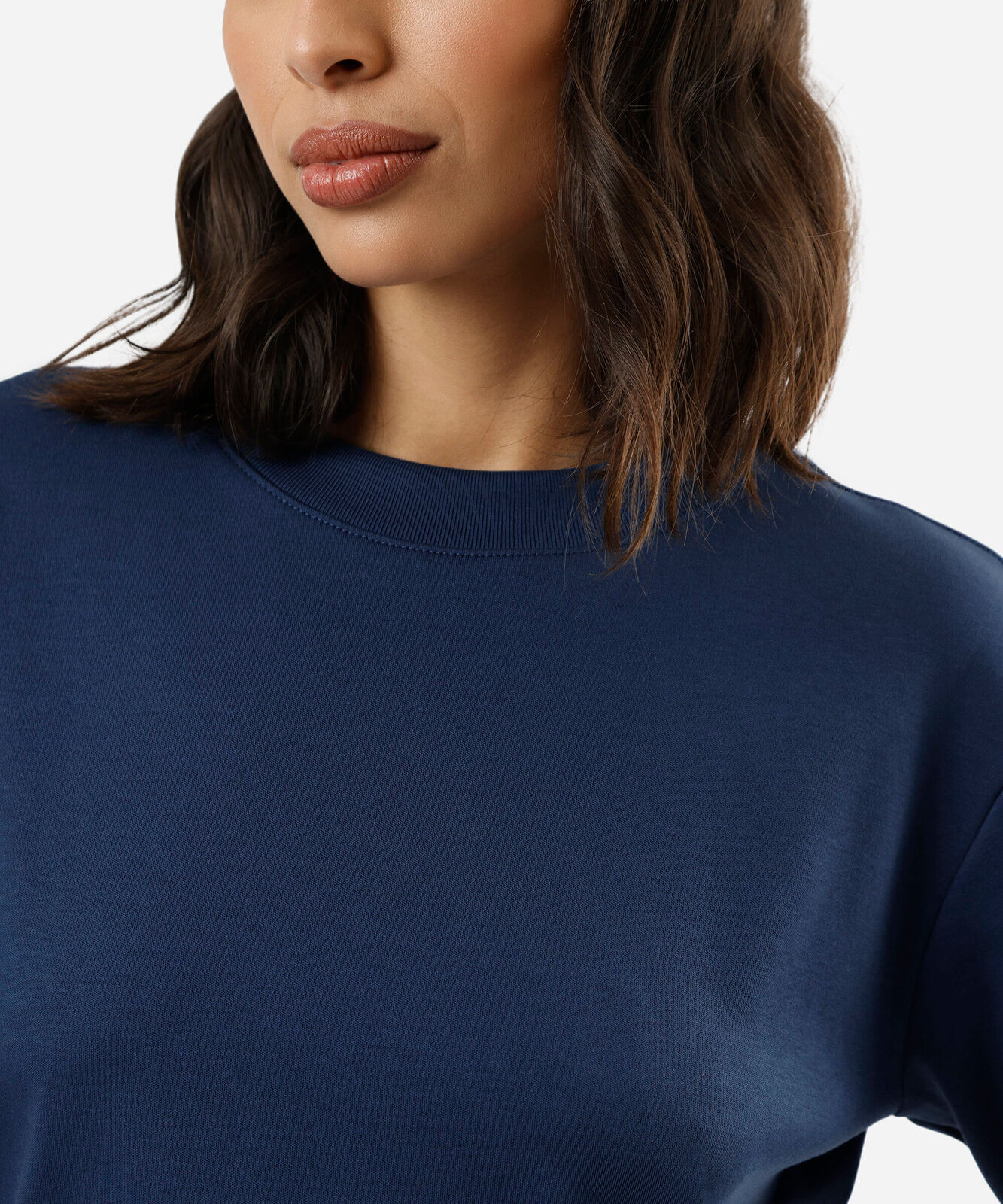 camiseta básica feminina de algodão peruano oversized com fendas azul