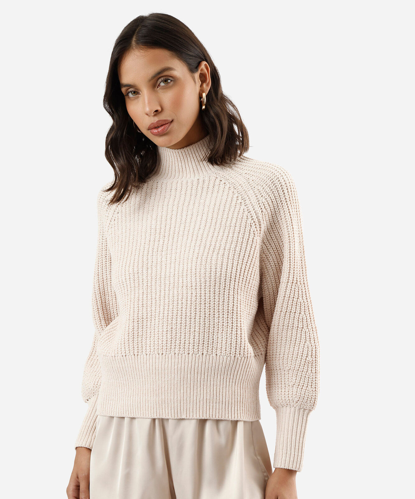 suéter feminino de tricot gola alta bege