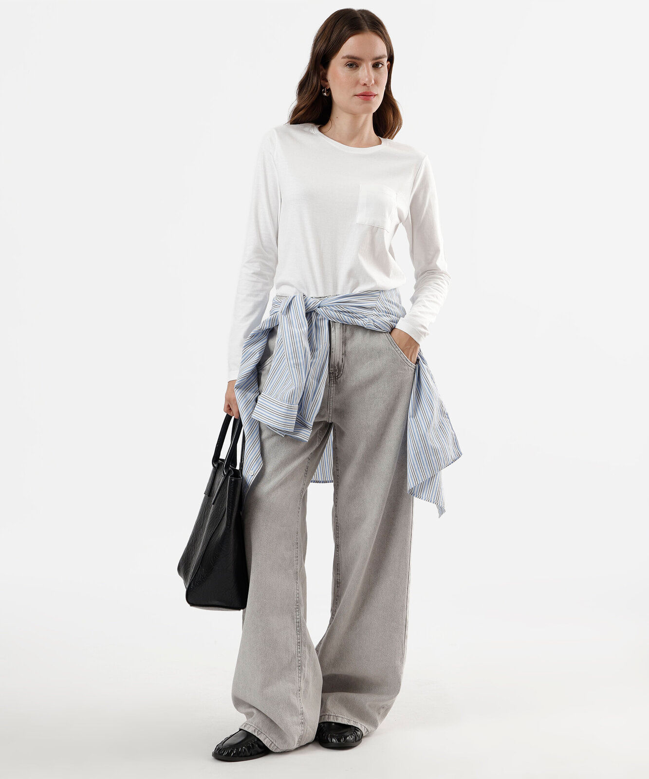 camiseta feminina de algodão com bolso manga longa off white