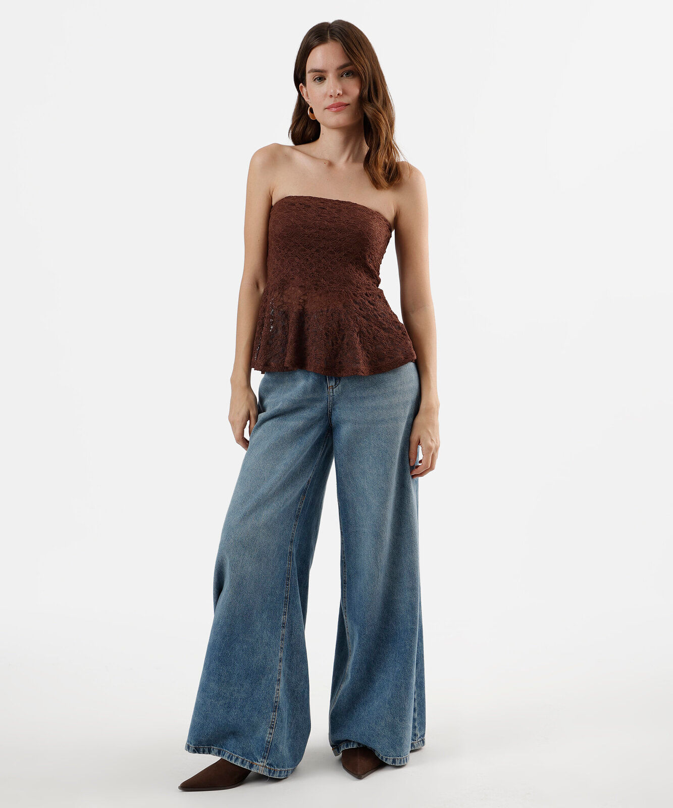 blusa peplum sem alça feminina de renda marrom