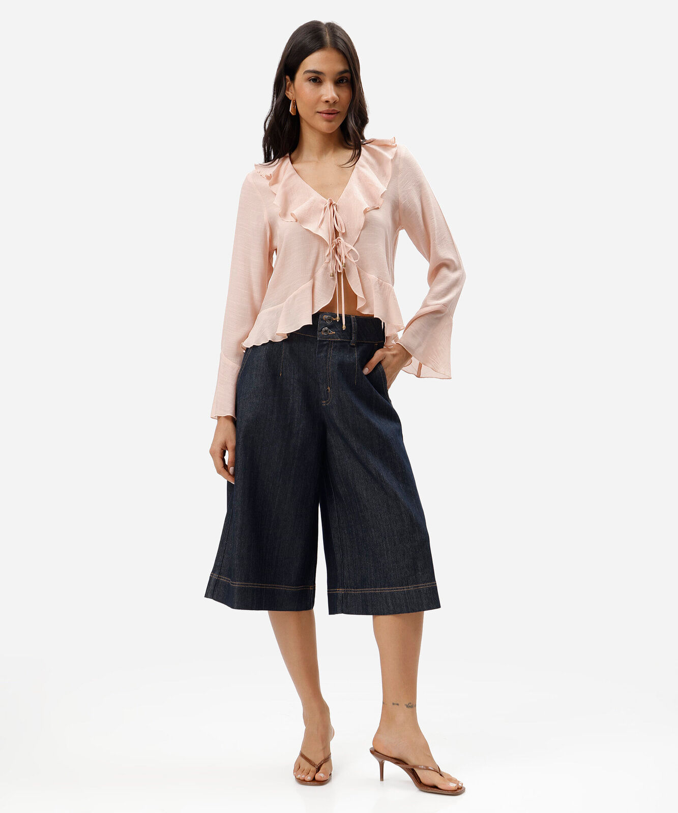 bata feminina decote v manga longa com babados rosa
