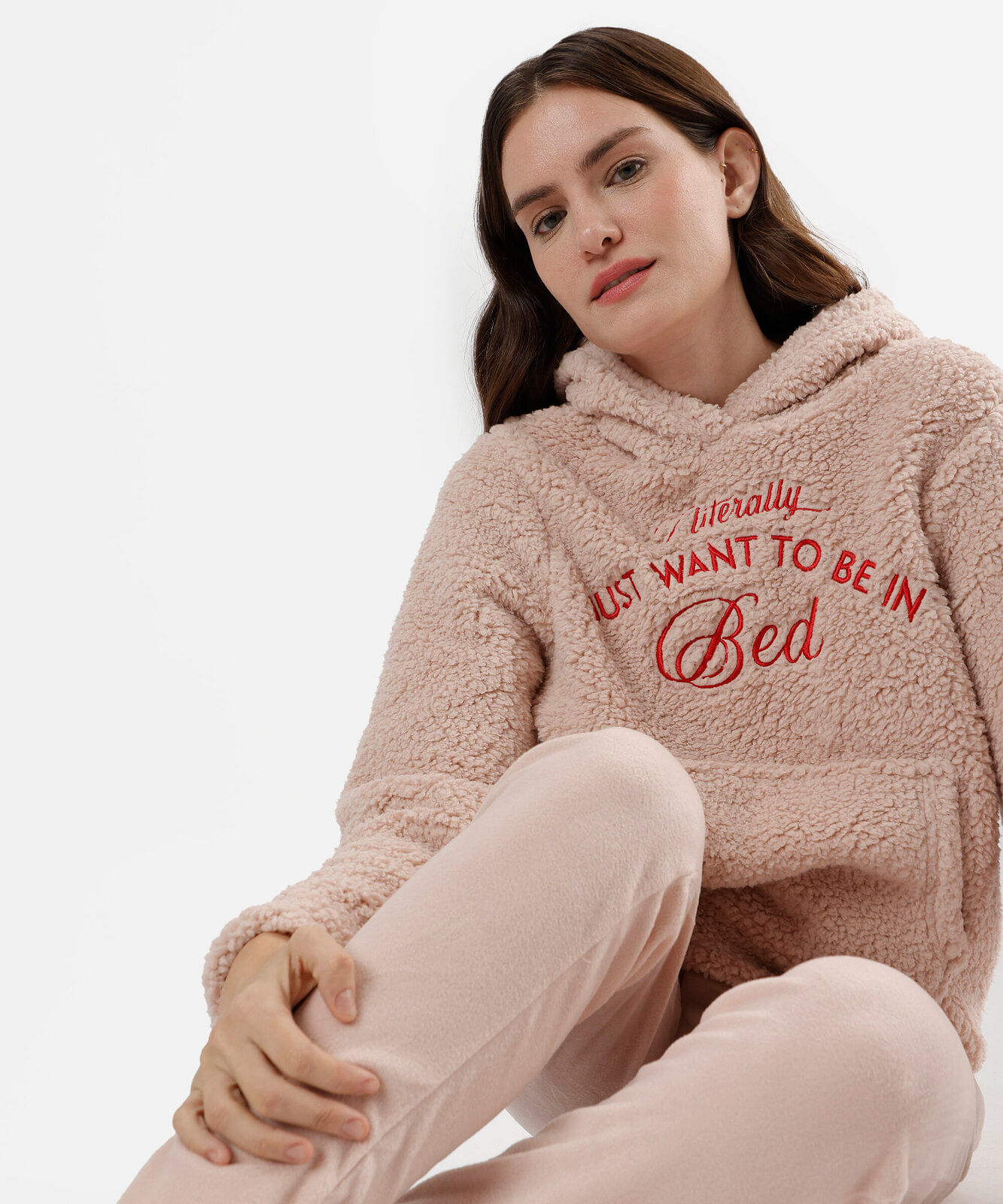 pijama longo feminino com bordado e capuz rosa