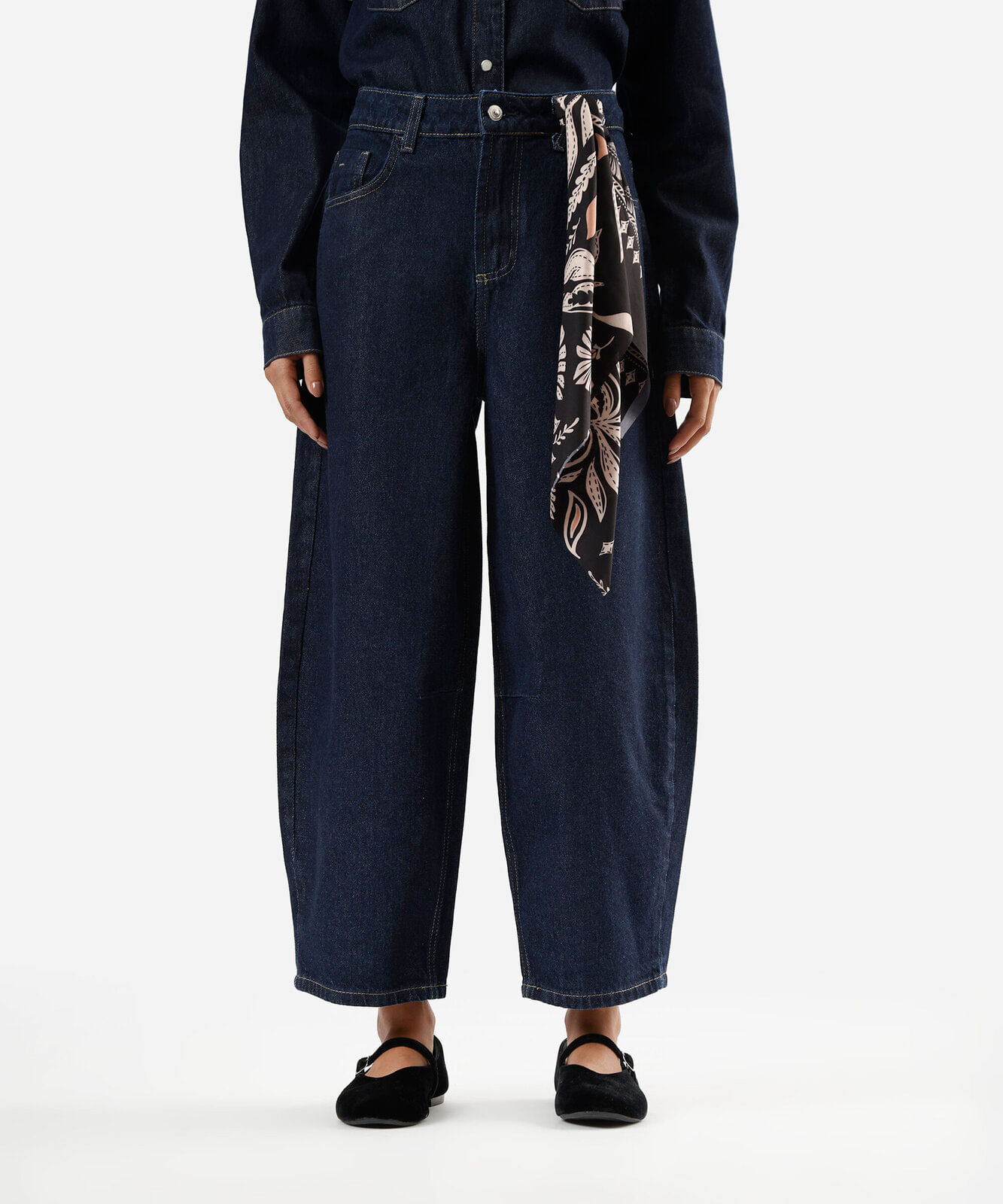 calça baggy cropped feminina jeans com lenço azul