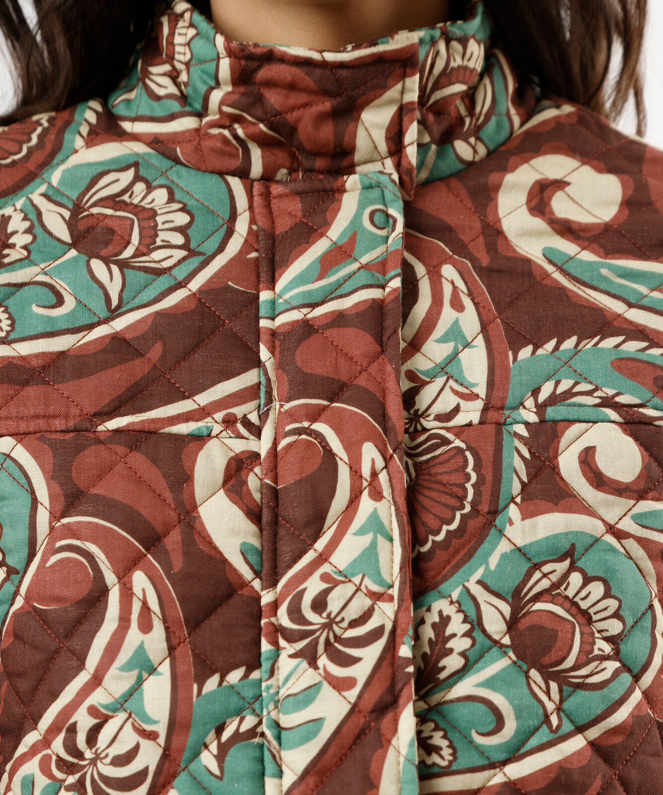 jaqueta matelassê feminina paisley marrom