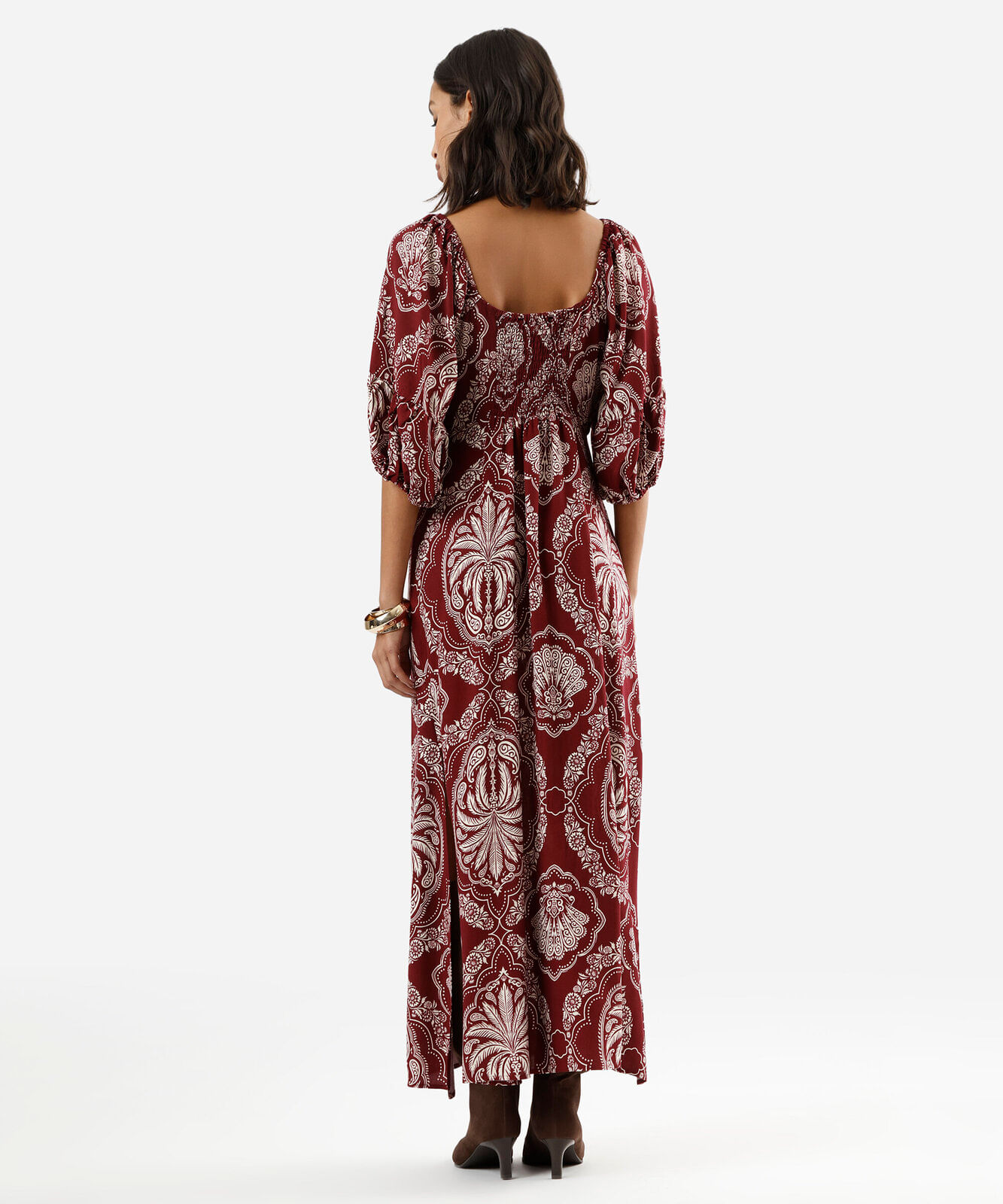 vestido midi de viscose manga bufante arabescos vinho