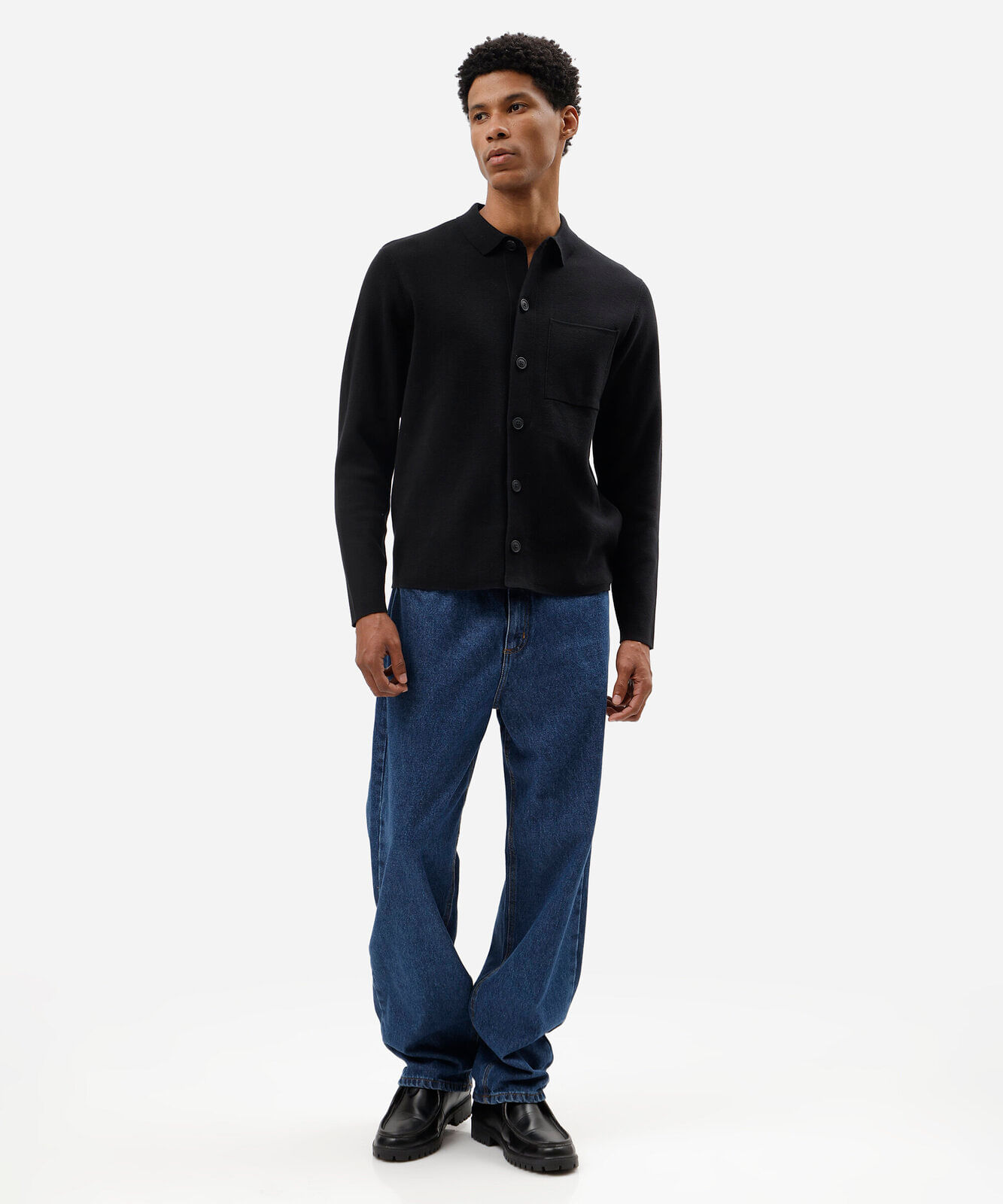 cardigan masculino de tricot com gola e bolso preto