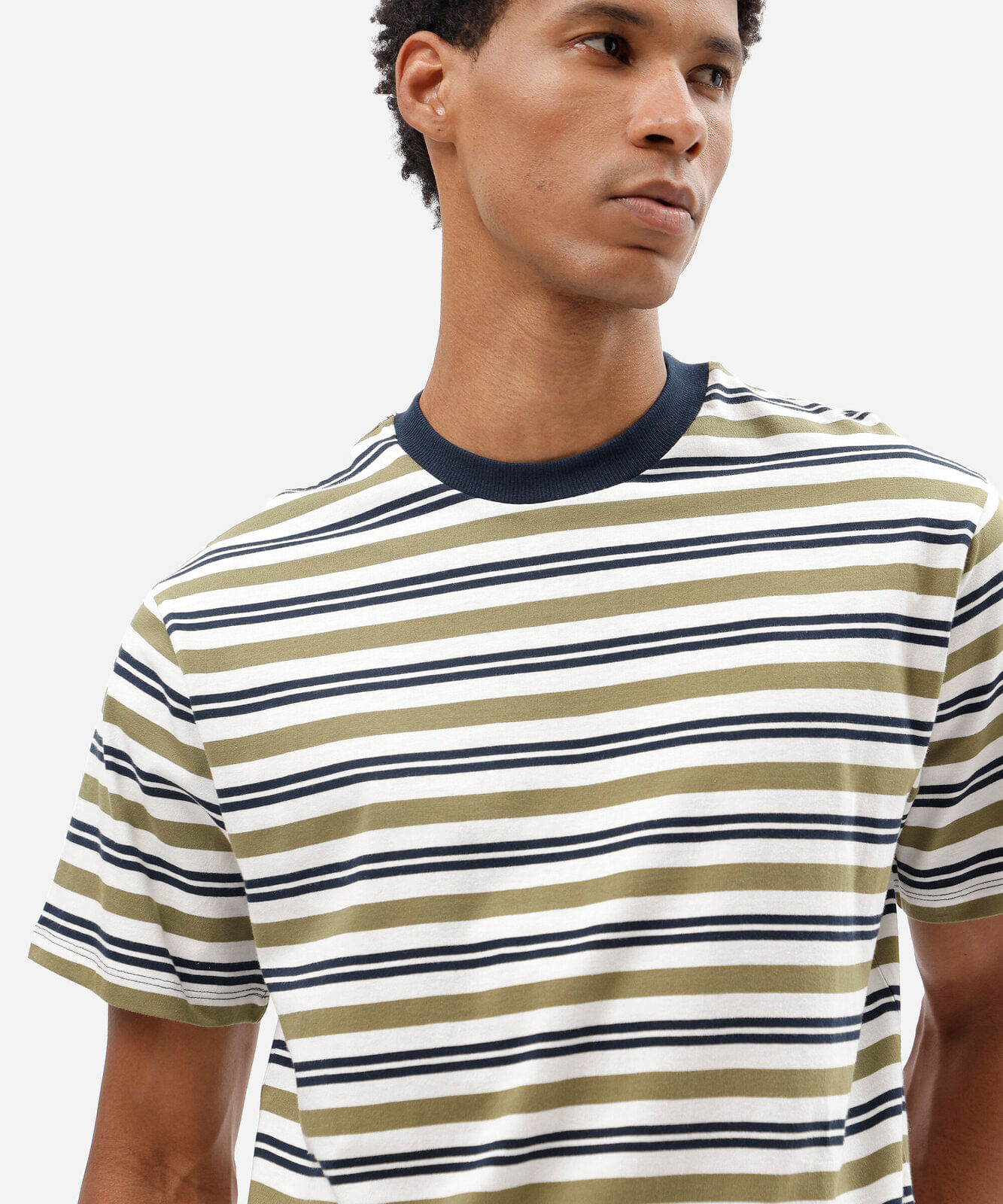 camiseta masculina de algodão listrada verde