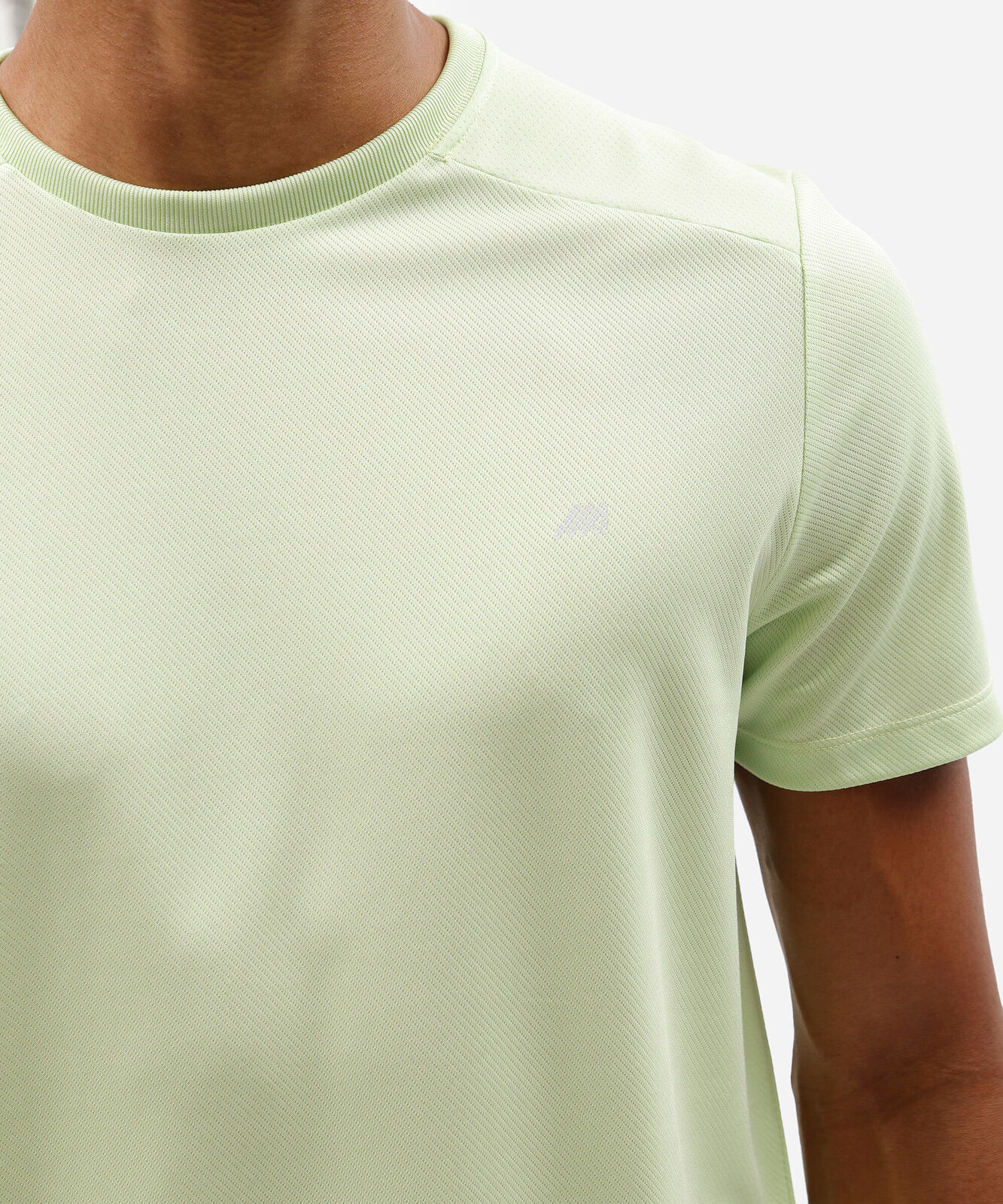 camiseta masculina esportiva com recorte verde