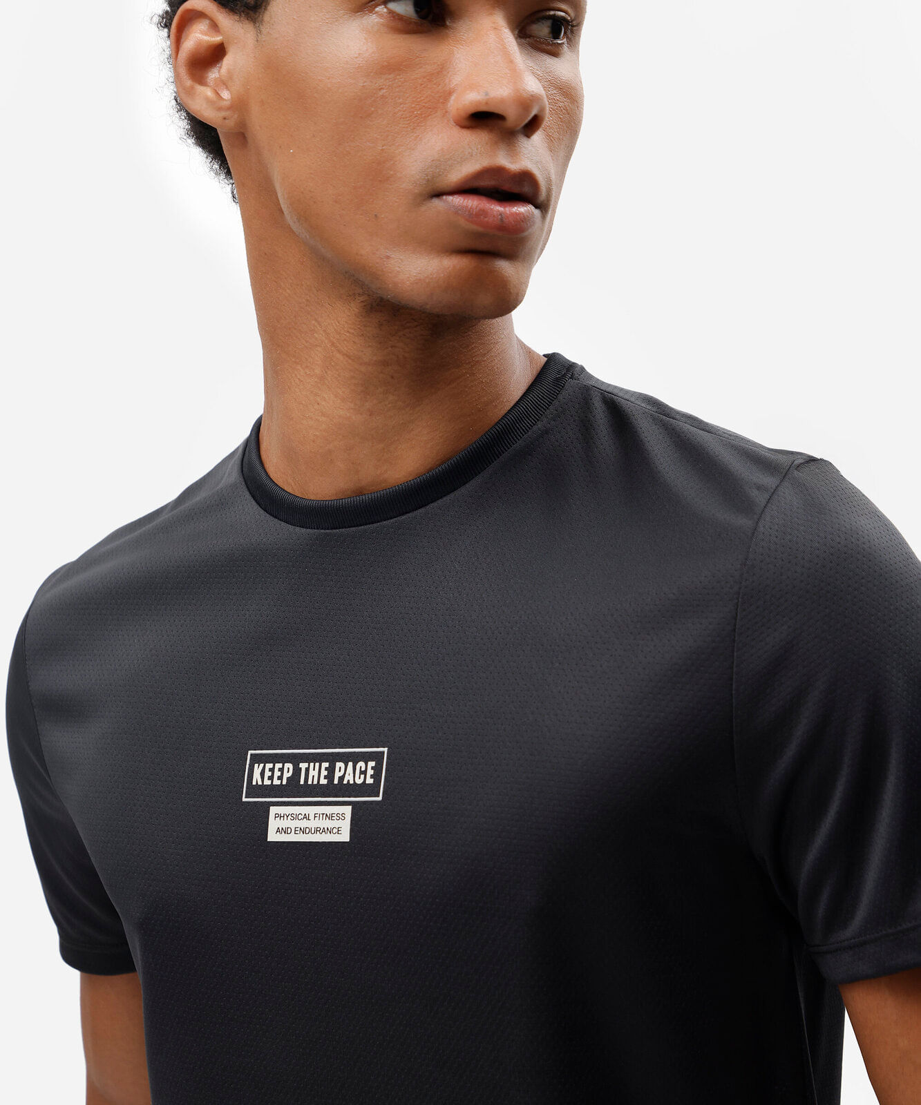 camiseta esportiva masculina manga curta estampada preta