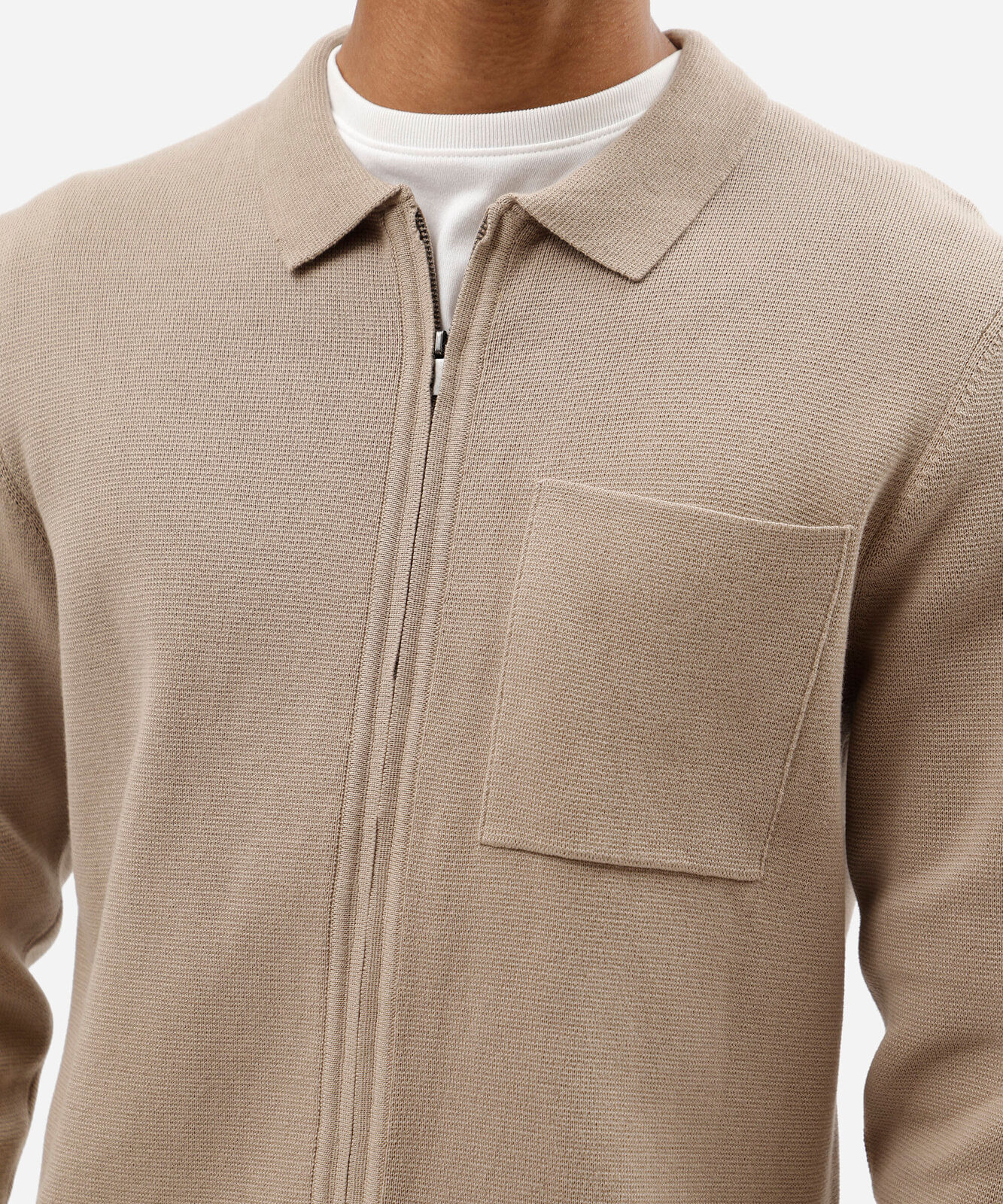 cardigan masculino de tricot com gola e zíper bege