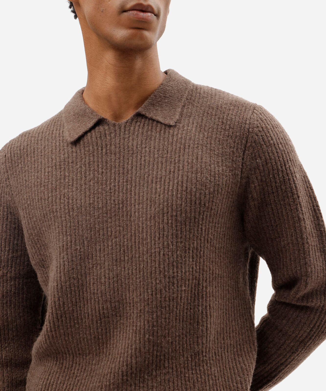 polo masculina de tricot canelada marrom