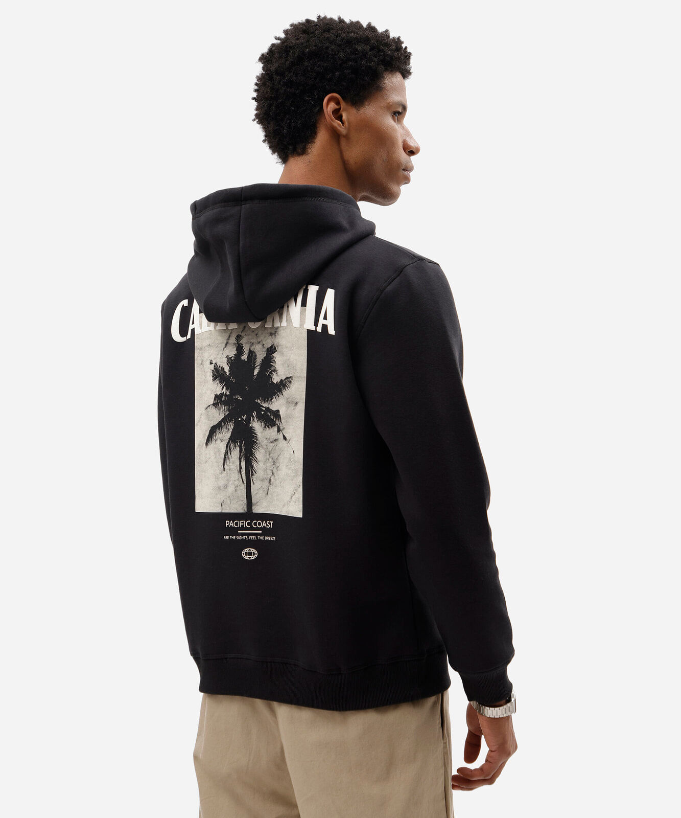 blusão masculino de moletom com capuz estampado preto