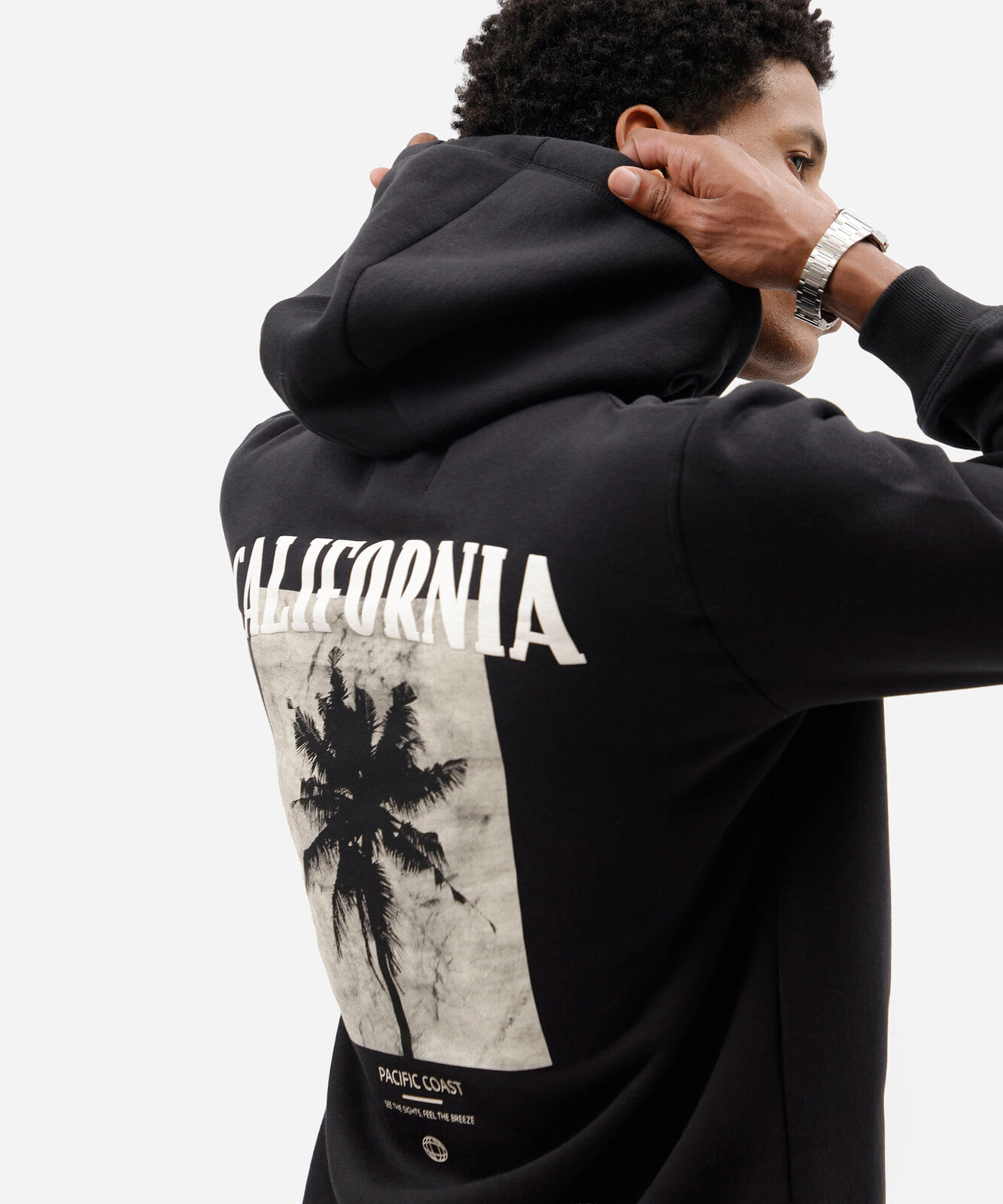 blusão masculino de moletom com capuz estampado preto