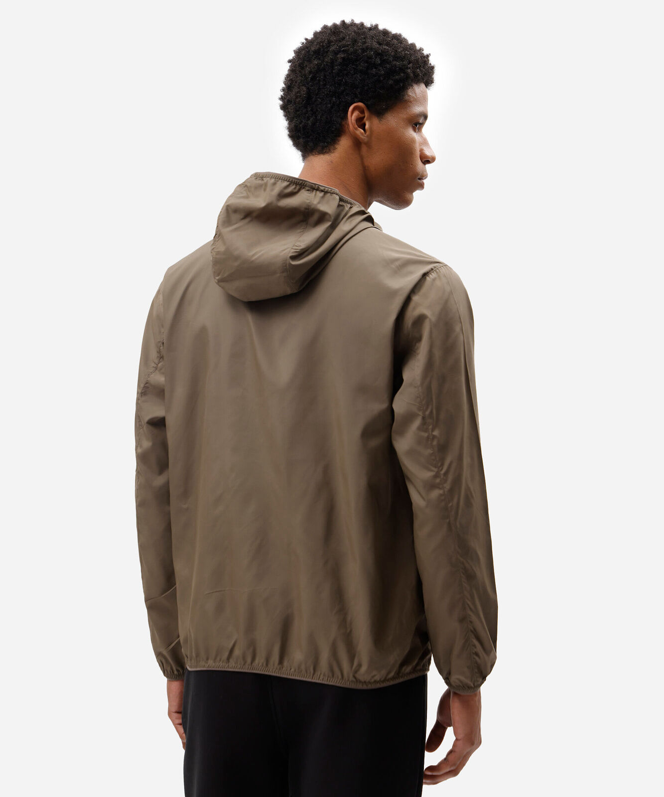 jaqueta esportiva masculina com capuz marrom