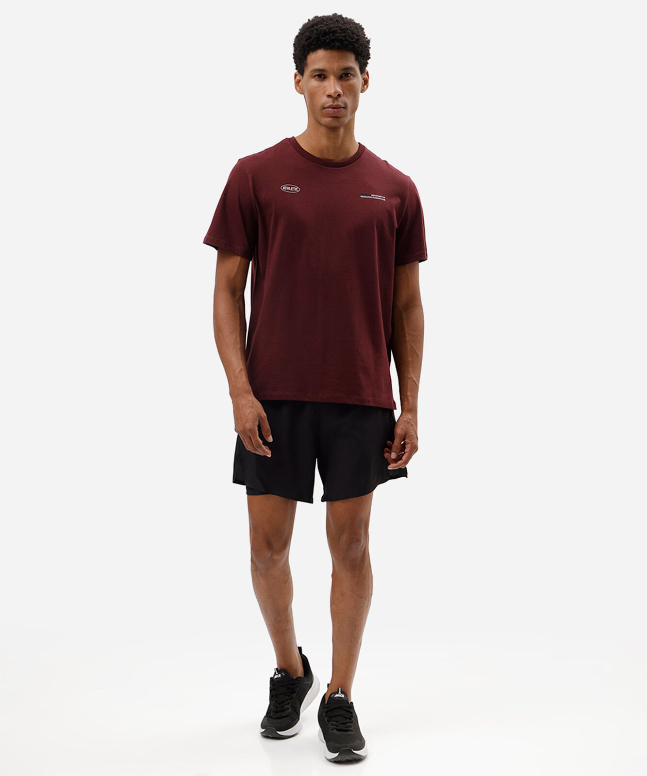 camiseta esportiva masculina manga curta estampada vinho