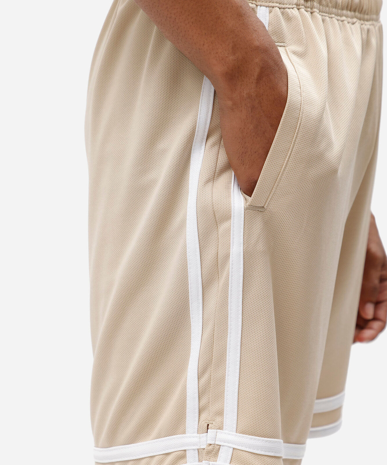 bermuda esportiva masculina com listras bege