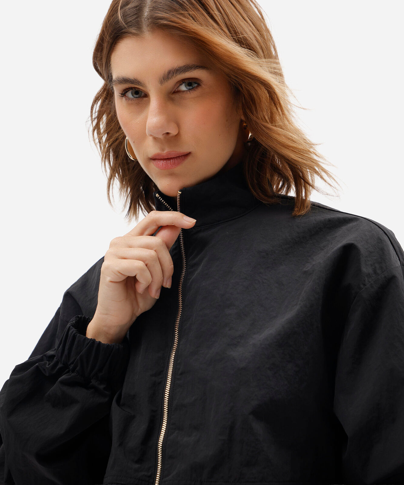 jaqueta bomber feminina de poliamida gola funnel neck com bolsos preta