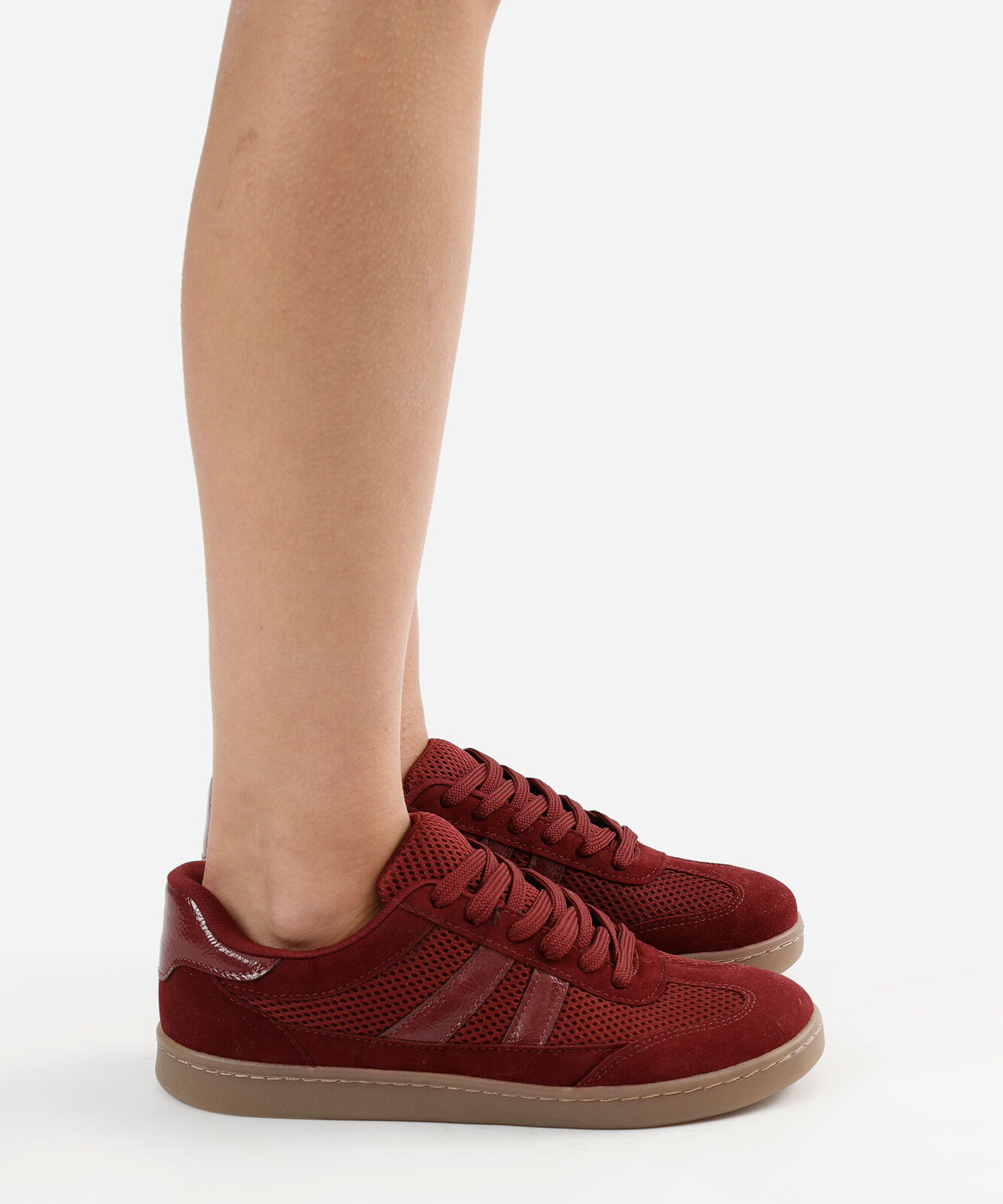 tênis casual feminino vinho