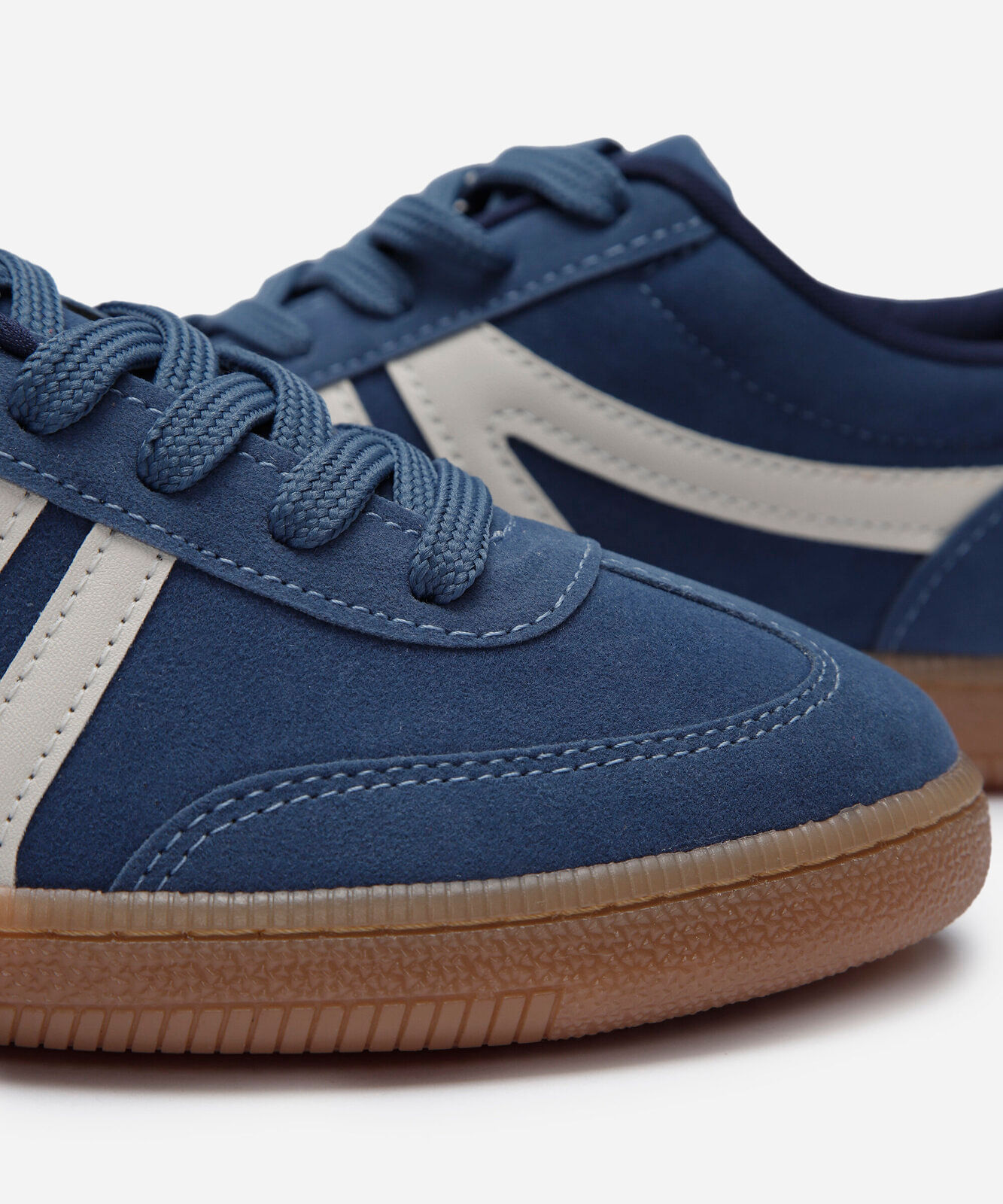 tênis bossa casual com recortes azul