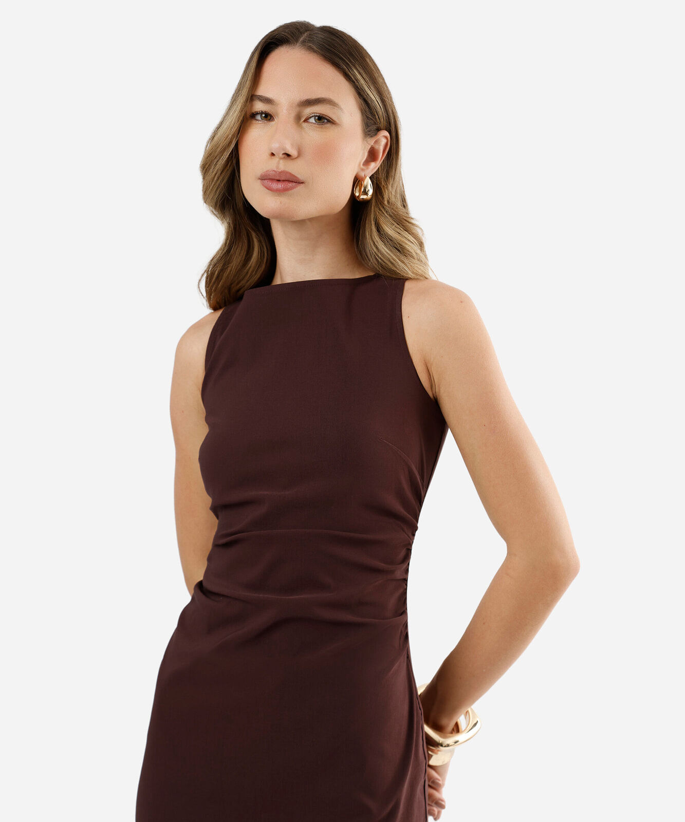 vestido midi feminino decote canoa com fenda vinho