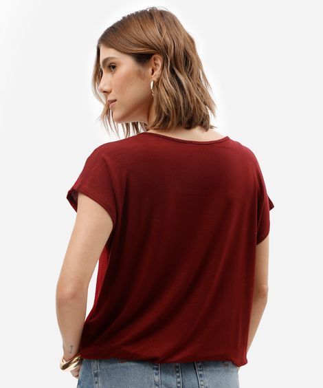 blusa feminina com amarração texturizada vinho