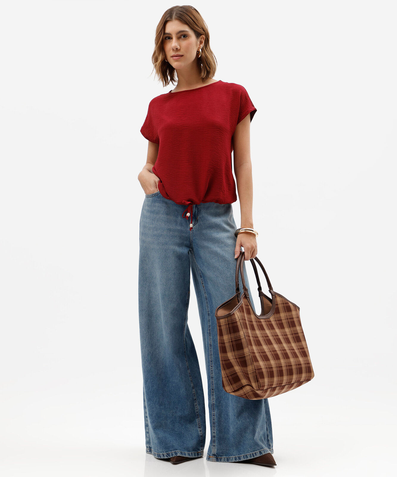blusa feminina com amarração texturizada vinho