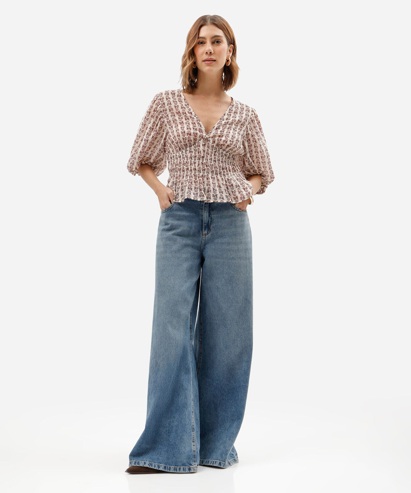 bata feminina com viscose decote v manga bufante floral bege