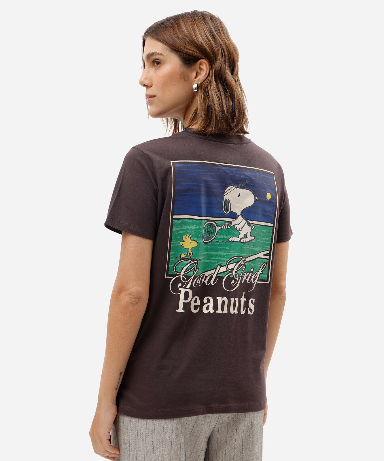 camiseta feminina de algodão manga curta snoppy marrom