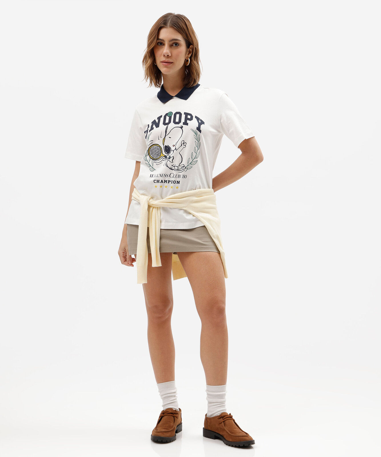 camiseta feminina de algodão com gola manga curta snoopy off white