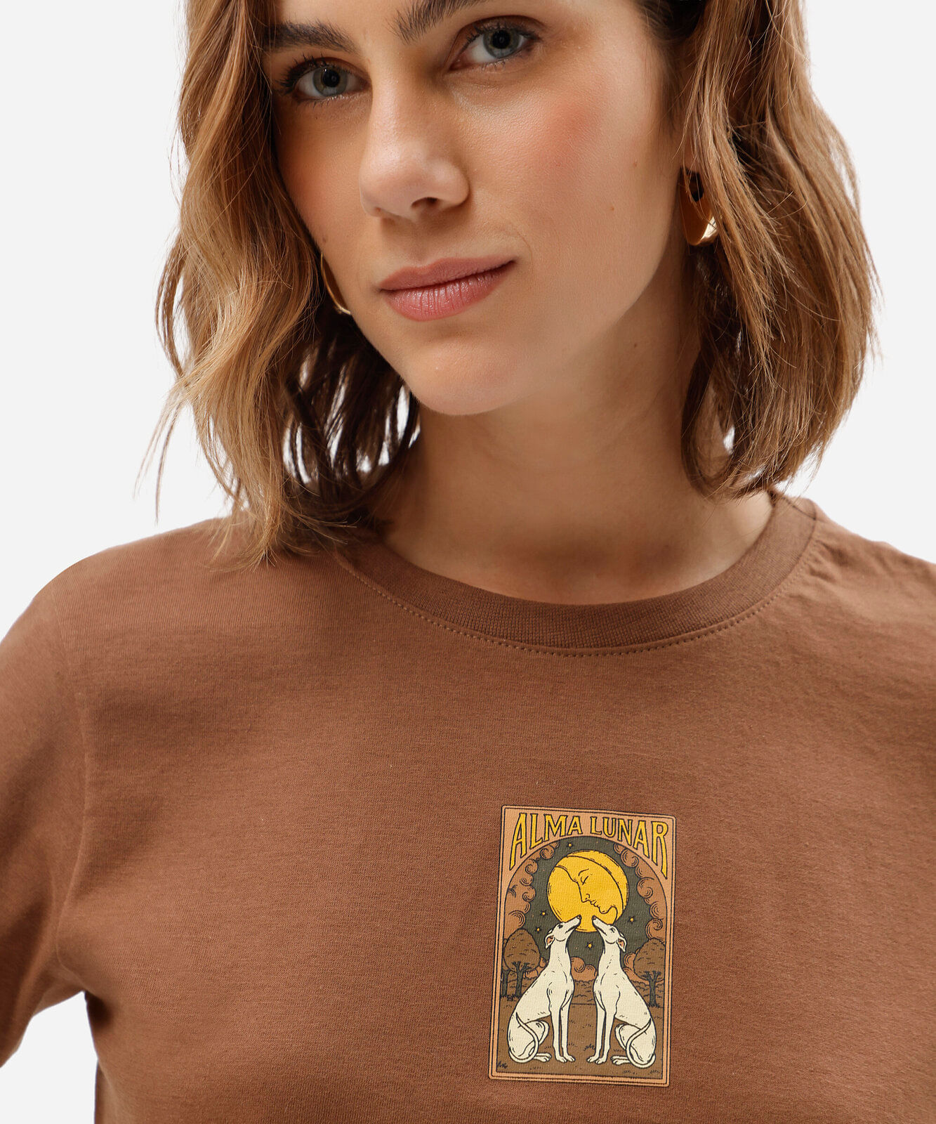 camiseta feminina de algodão manga curta estampada marrom