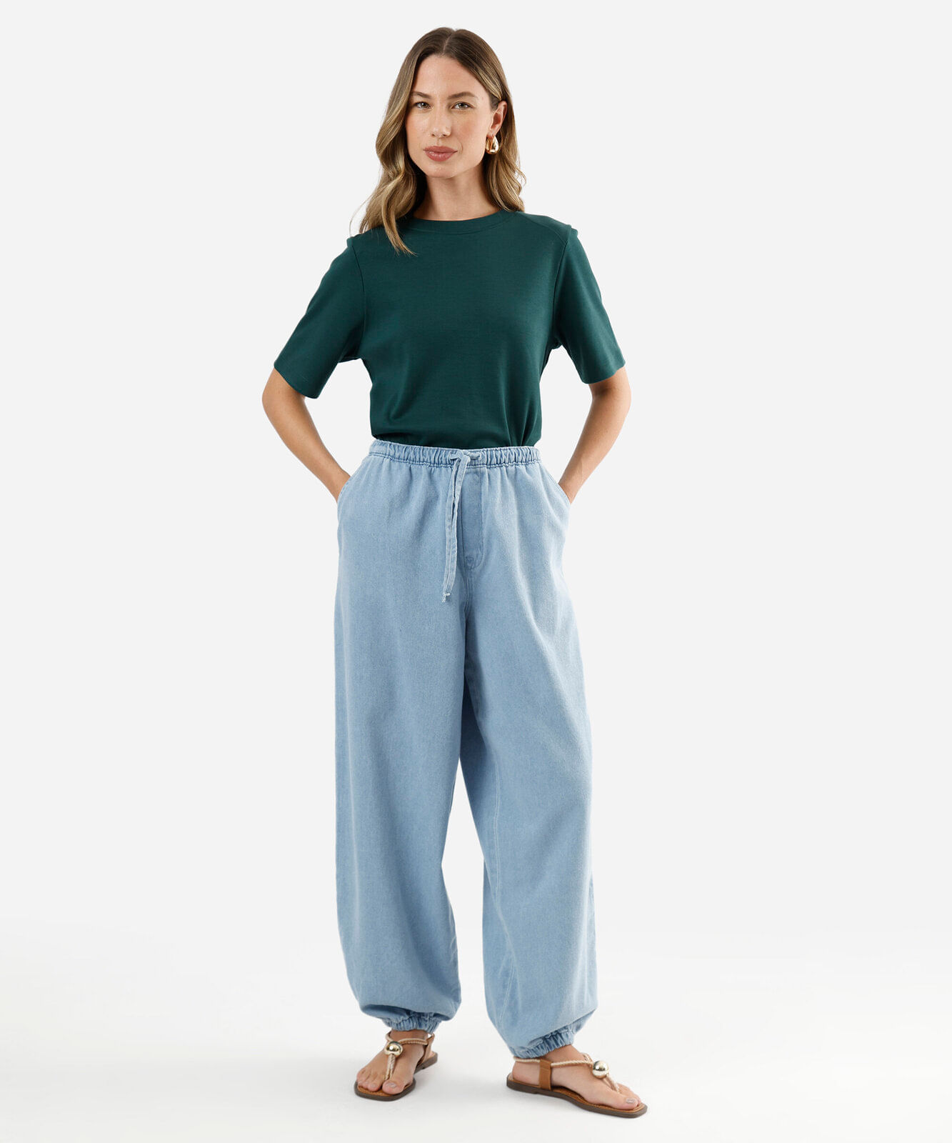 camiseta feminina de algodão peruano oversized com recorte verde