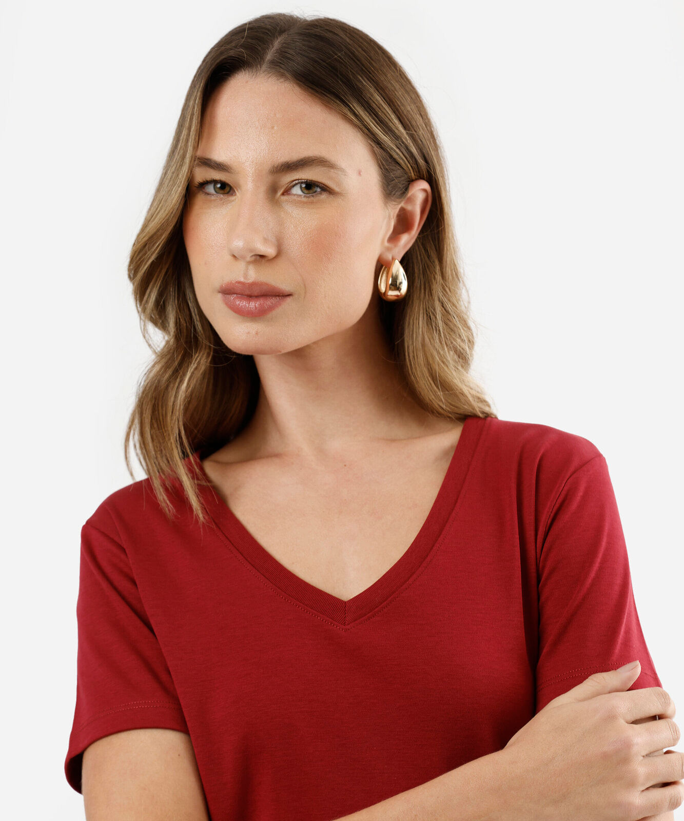 camiseta slim feminina de algodão peruano decote v manga curta vermelha