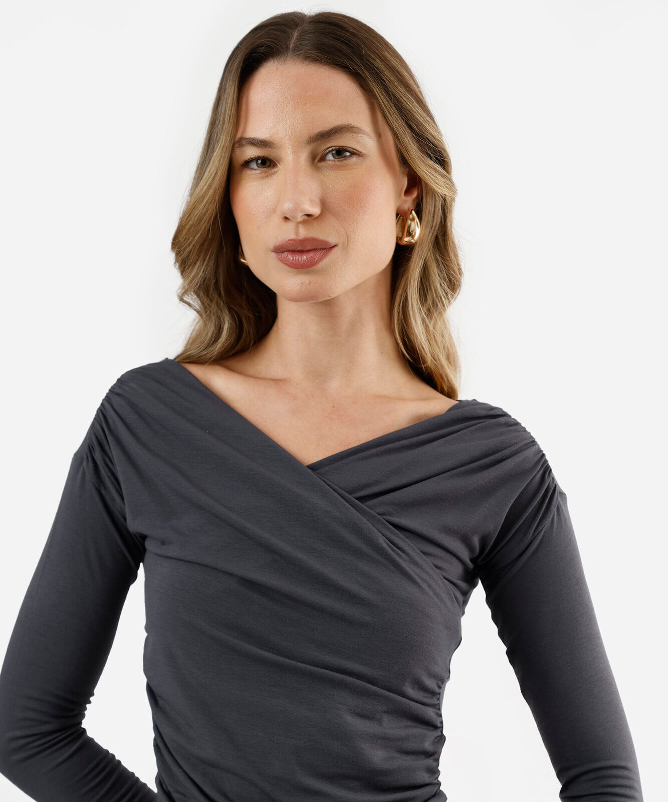 blusa feminina transpassada manga longa cinza