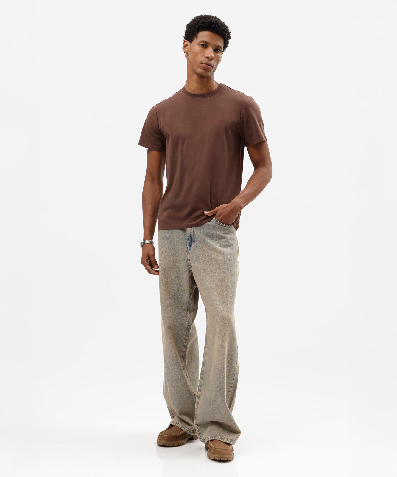 camiseta slim masculina de algodão marrom
