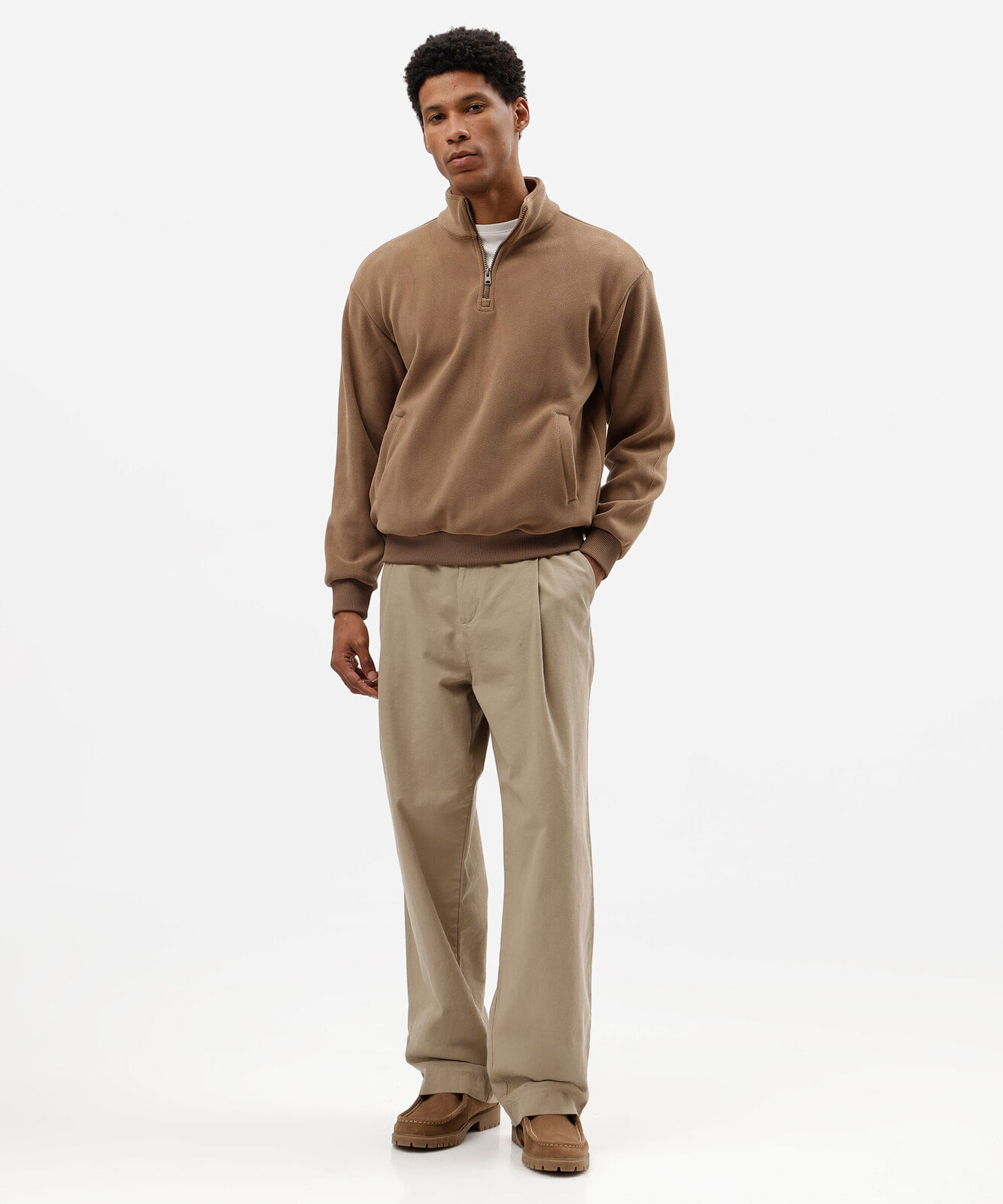 blusão masculino de fleece gola alta com zíper texturizado marrom