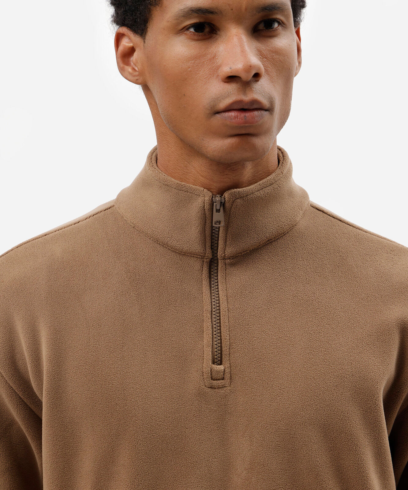blusão masculino de fleece gola alta com zíper texturizado marrom