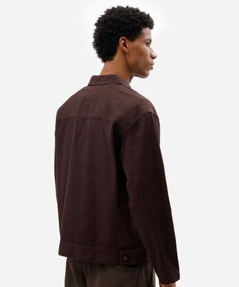 jaqueta cropped masculina de sarja com bolsos marrom