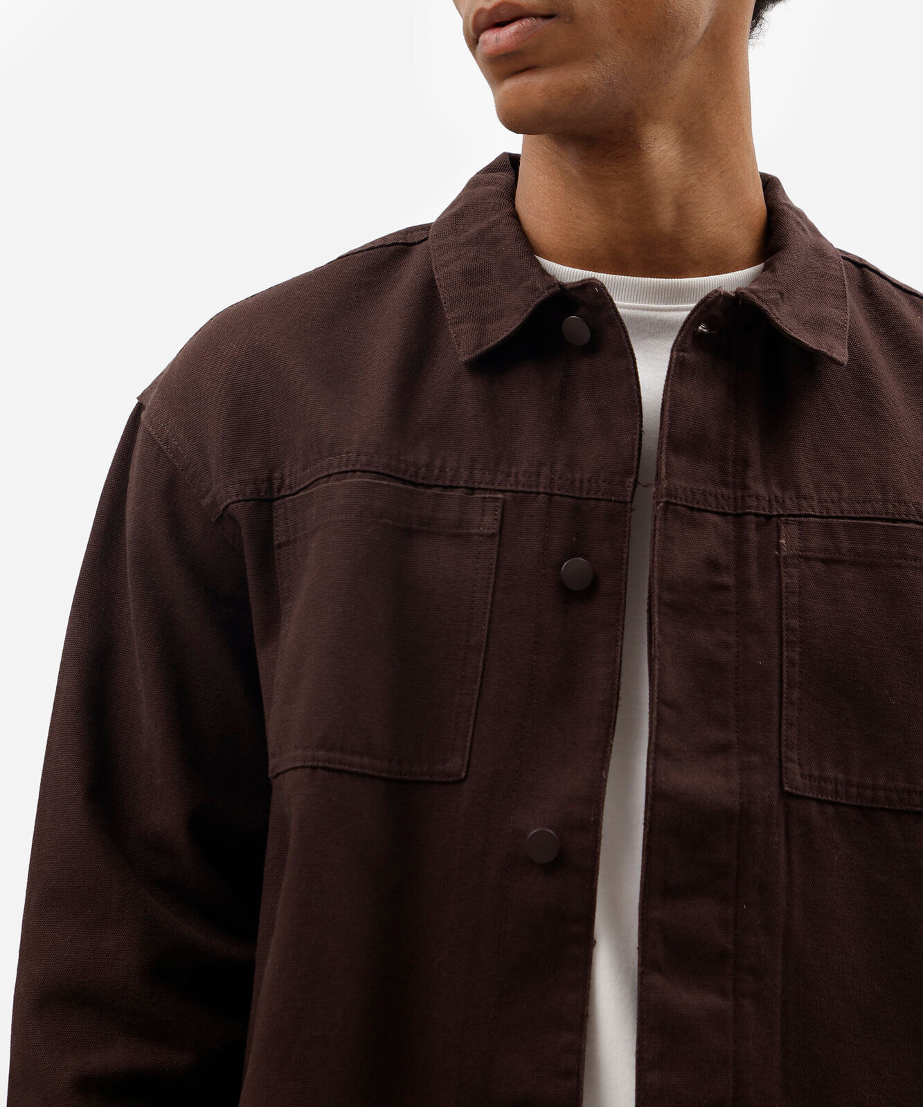 jaqueta cropped masculina de sarja com bolsos marrom