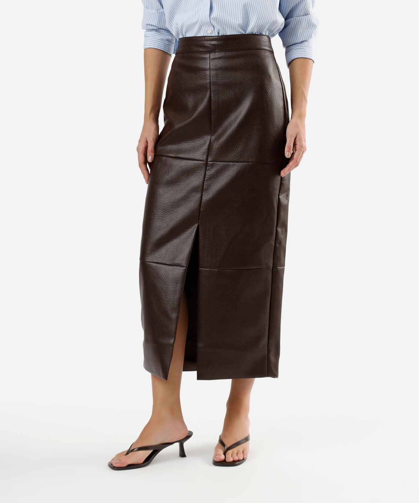 saia midi feminina de pu com recortes e fenda marrom