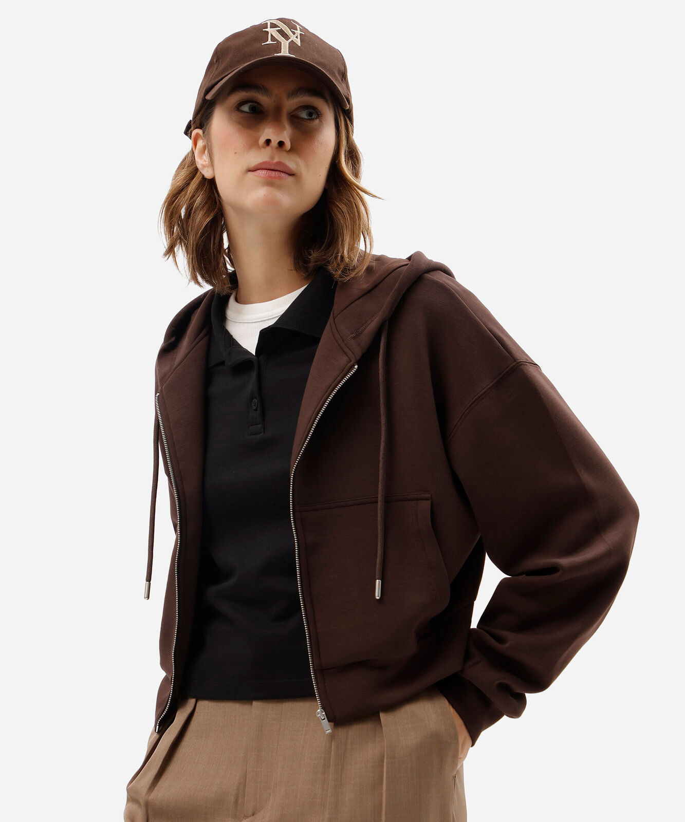blusão feminino de moletom com capuz marrom