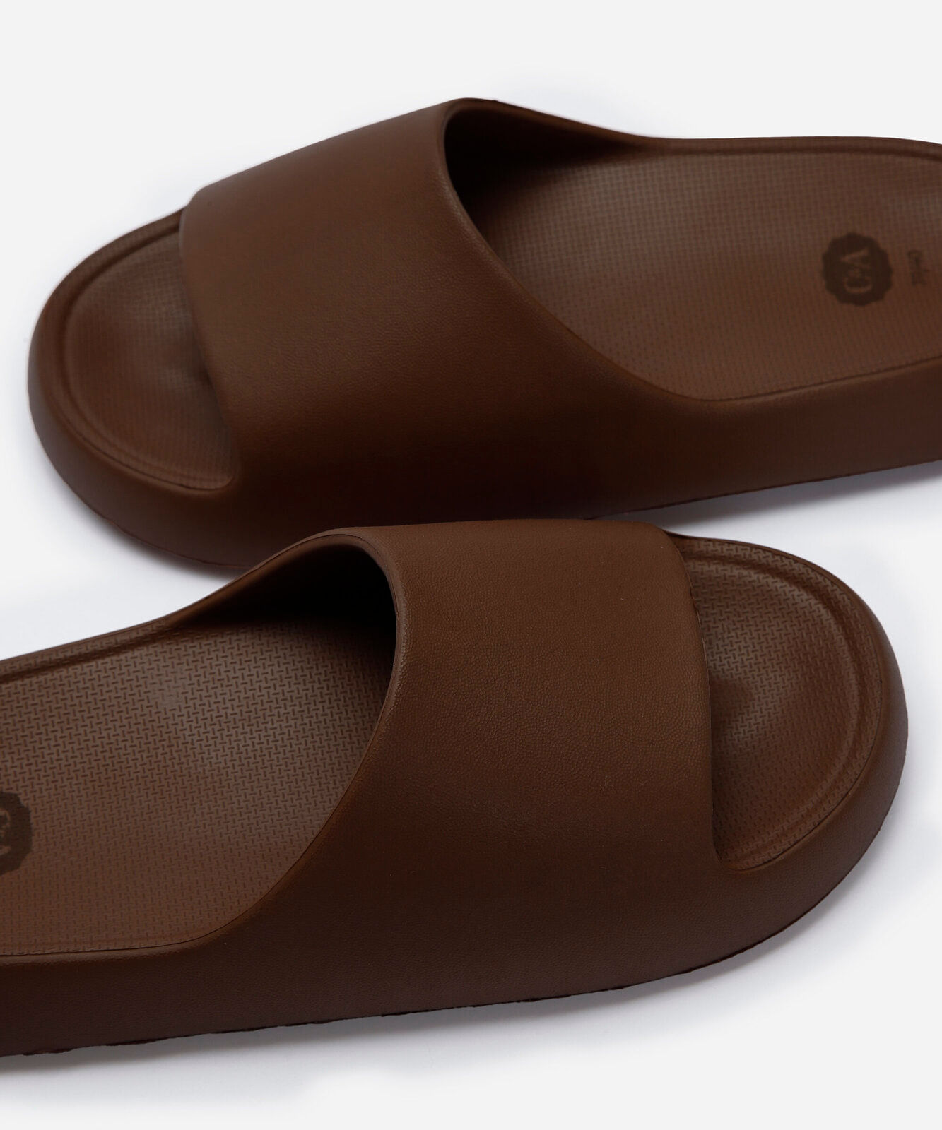 chinelo slide nuvem marrom