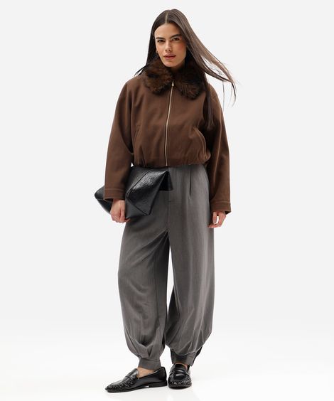 calça de alfaiataria aladim feminina  com pregas cinza
