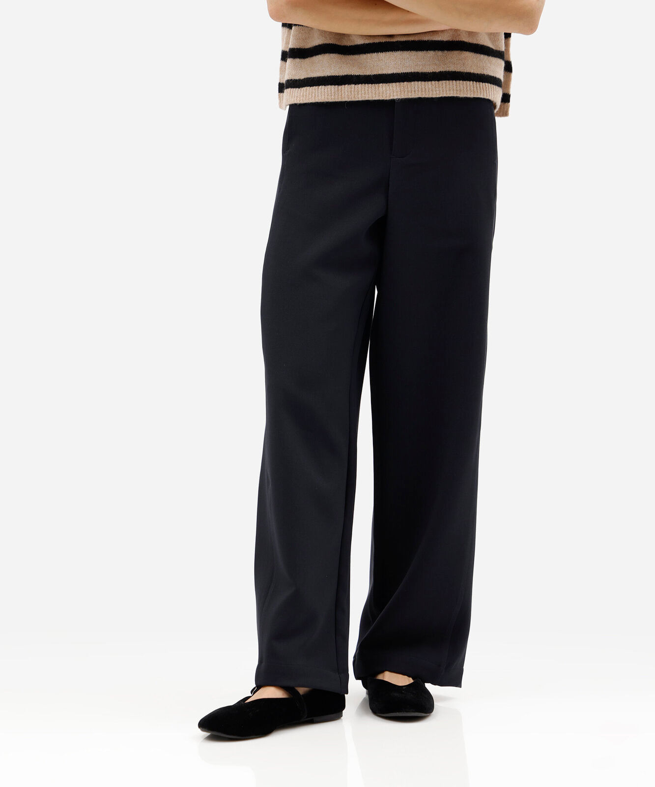 calça de alfaiataria barrel feminina com recorte preta