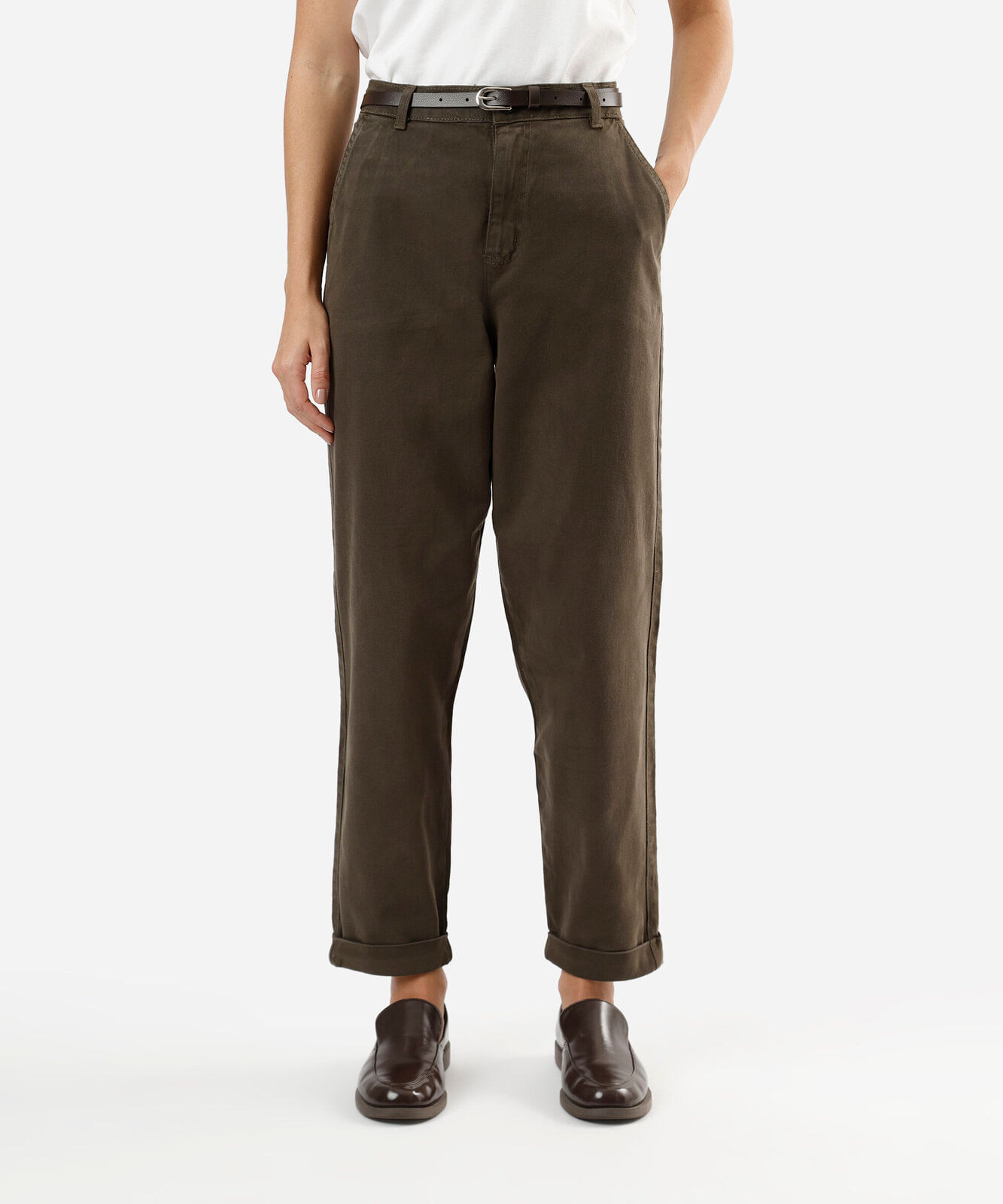 calça cenoura feminina de sarja com cinto verde