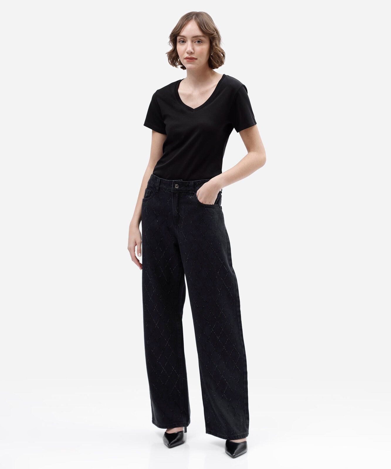 camiseta slim feminina de algodão peruano decote v manga curta preta