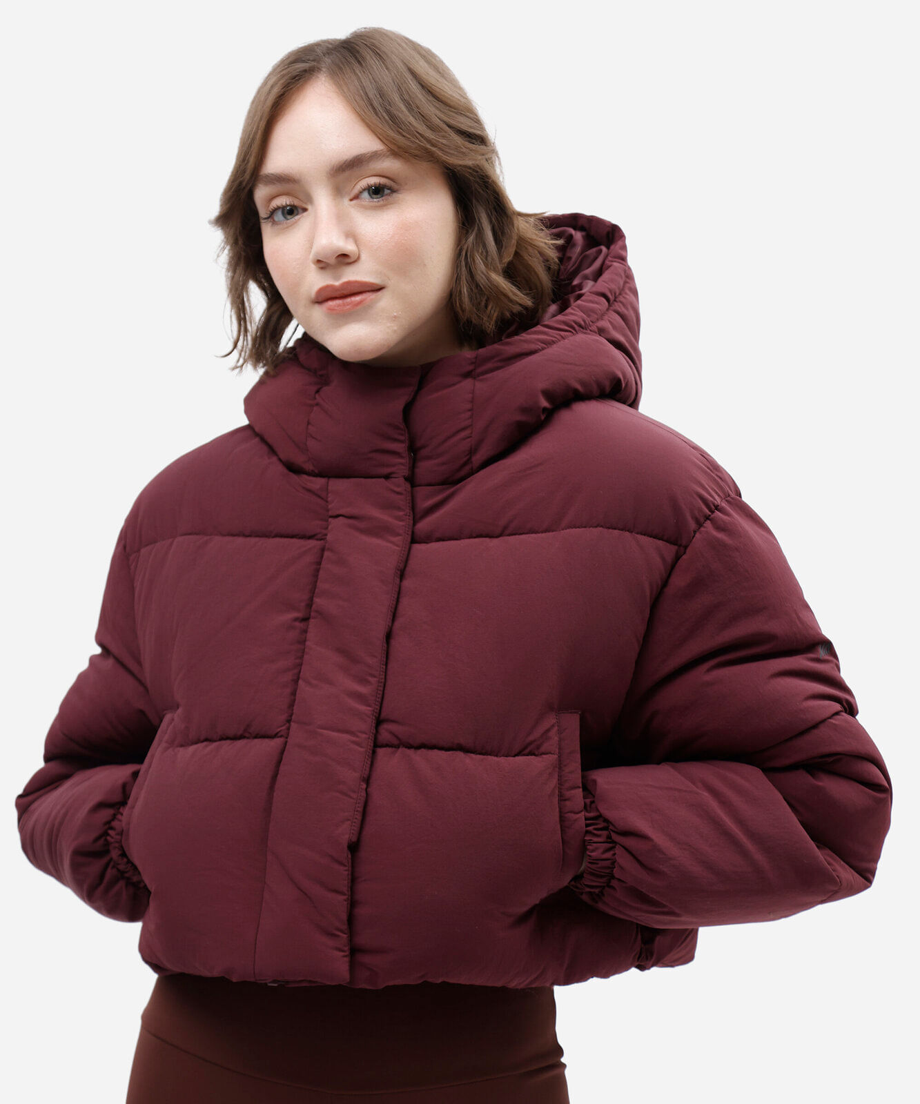 jaqueta puffer cropped feminina esportiva vinho