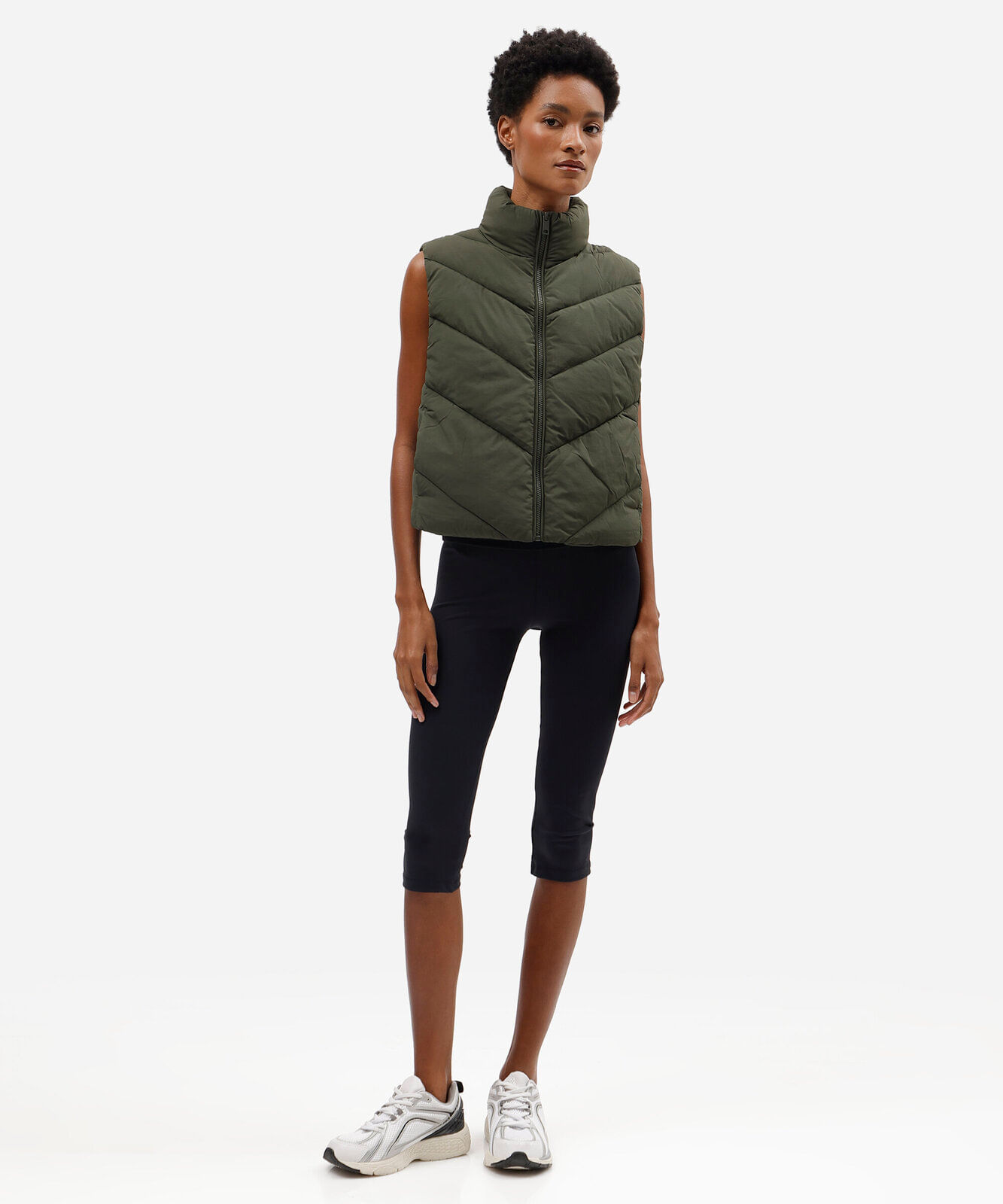 colete puffer feminino esportivo gola alta verde