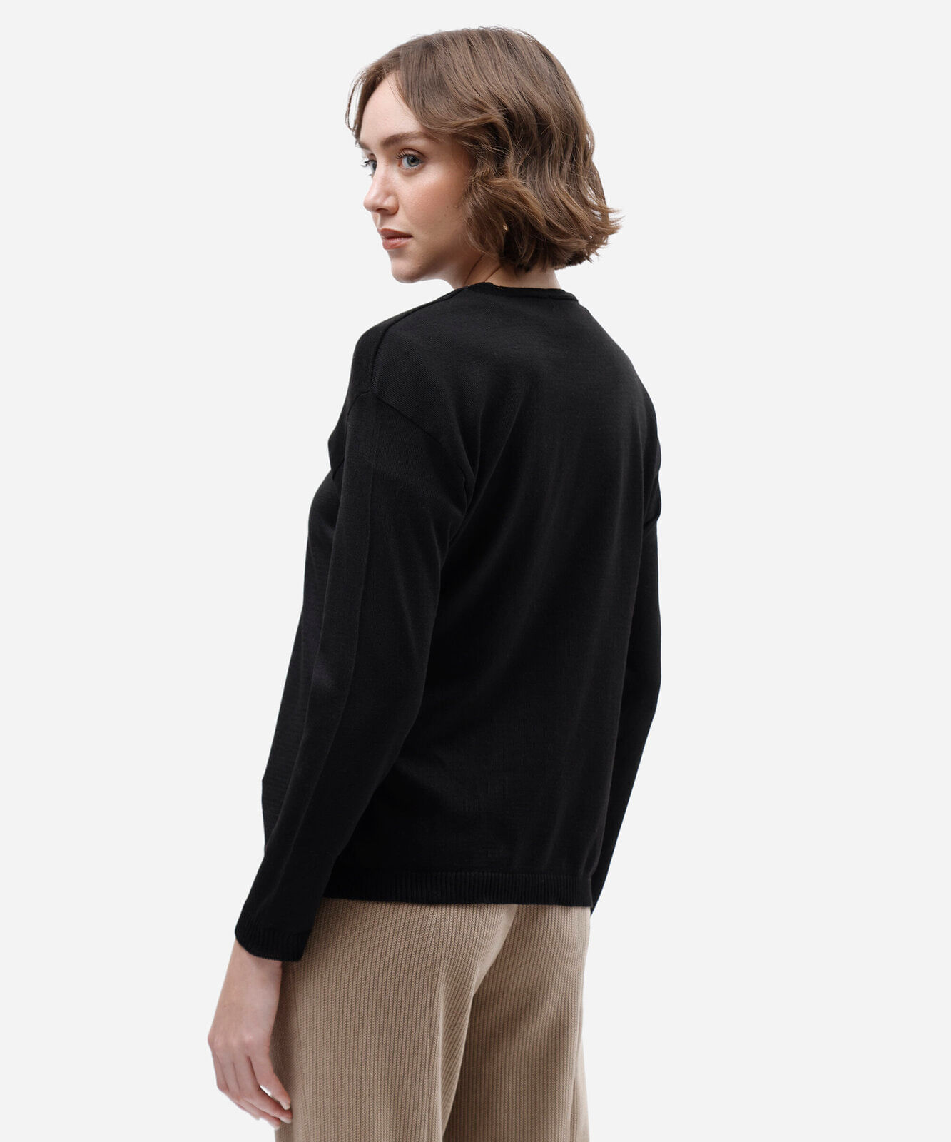 suéter feminino de tricot decote v com renda preto
